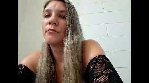 ValerieRayne online show from November 11, 5:14 am