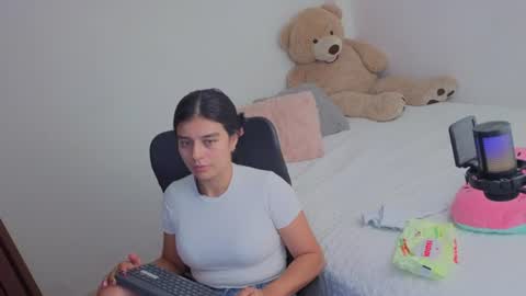 valerihouse_ online show from June 11, 2:33 am