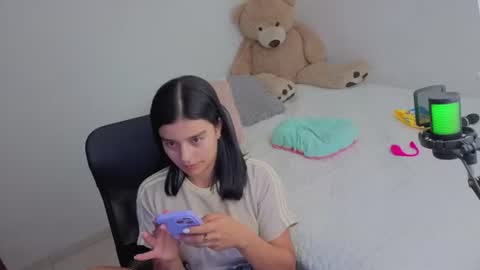 valerihouse_ online show from July 18, 2:37 am