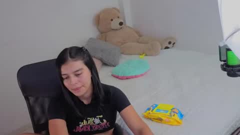 valerihouse_ online show from July 9, 2:25 am