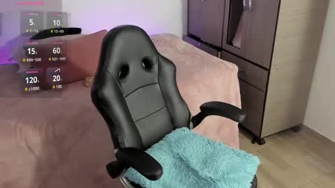 Angie  online show from February 20, 8:50 am