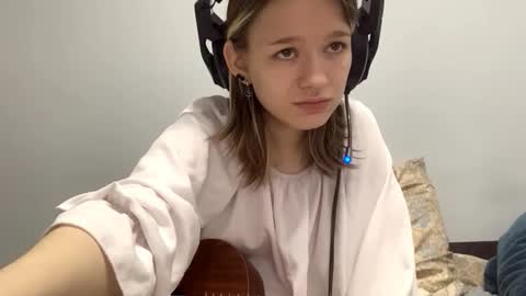 Viola online show from September 30, 12:44 pm