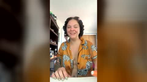 velvetrosevixen online show from June 25, 7:37 pm