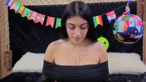 venus_horney online show from July 10, 9:37 pm