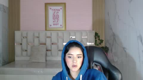 veronicaa_s online show from April 15, 8:42 pm
