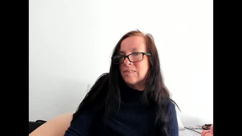 verysassypeachgoddess online show from May 7, 2:32 pm