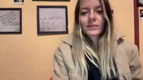 papichulo y mamichula online show from June 27, 2:34 am