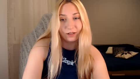 Amelia online show from December 19, 6:22 pm