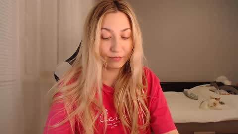 Amelia online show from December 16, 6:27 pm