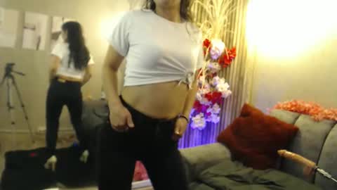 Vicky online show from April 11, 5:05 pm