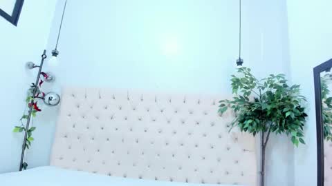 Victoria online show from June 2, 7:15 pm