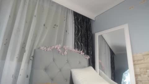 victoria_founta1n online show from March 18, 7:08 pm