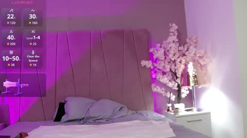 Victoria Bonie online show from October 4, 6:01 pm