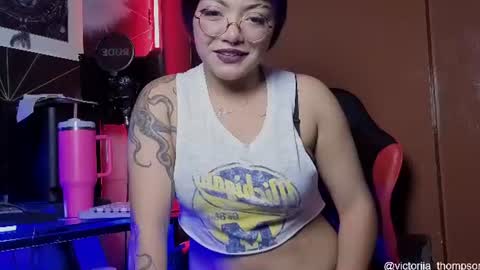 victoriia_thompson online show from July 4, 9:32 pm