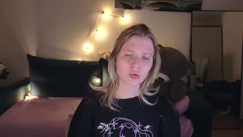 Viki online show from July 10, 6:19 pm