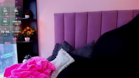 violet online show from April 6, 12:39 pm