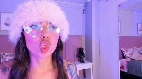 Violeta online show from June 5, 6:14 pm