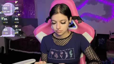   online show from March 30, 8:19 pm