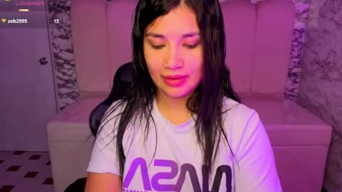 Violetta  online show from April 3, 1:09 pm