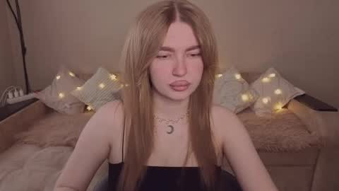 ViolettaOtis online show from April 13, 12:06 pm