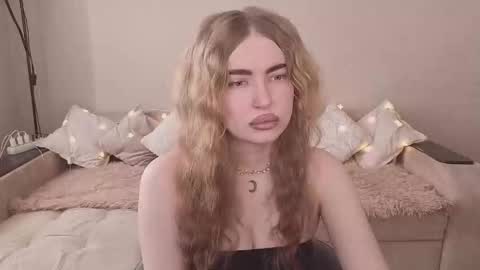 ViolettaOtis online show from March 18, 9:58 am