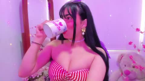 violette_laurent online show from April 22, 7:22 pm