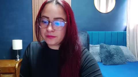 violette online show from March 25, 2:20 pm