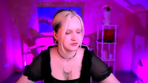Violett online show from June 14, 6:14 am