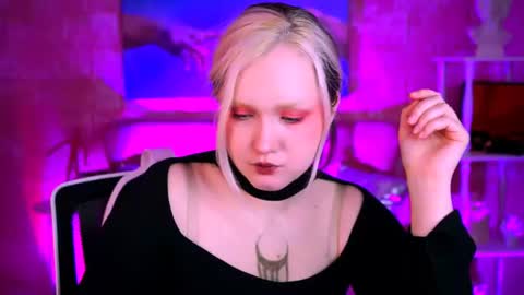 Violett online show from June 11, 6:43 am