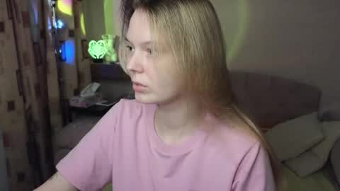 vivian_alison online show from March 15, 7:27 pm