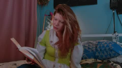 viviendarkbloom online show from June 18, 3:50 pm