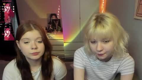 chatur babes Goldie and Scarlett online show from May 16, 12:02 am