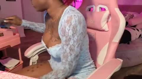 Vixen Capri online show from June 26, 7:59 pm