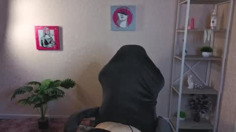 Wanda online show from March 16, 1:04 pm