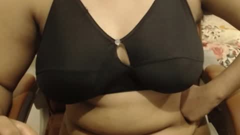 mina online show from April 5, 8:52 pm