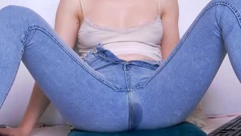 Beatrice Moan from LovenseWet from Tip MenuOpen for Private online show from March 8, 11:19 pm