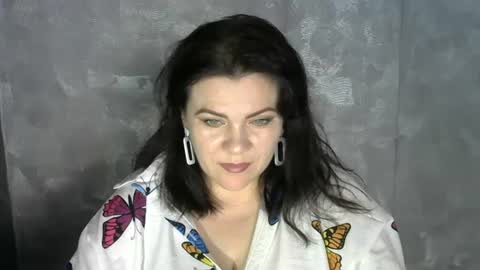 white__queen_ online show from July 1, 7:30 am