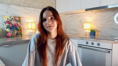 Julie online show from February 18, 3:43 pm