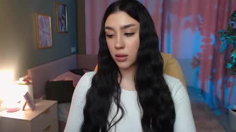 Lola online show from March 25, 9:56 am
