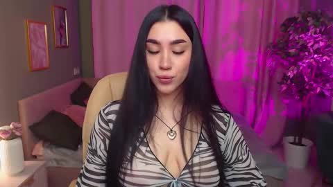 Lola online show from March 27, 7:54 am