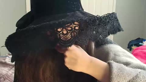 witchbitchmommy online show from January 31, 7:11 pm