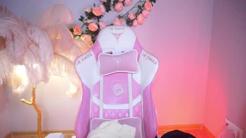 wow_angel online show from May 19, 5:36 am
