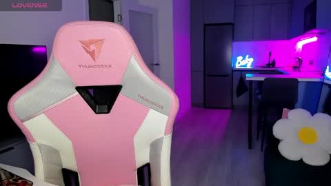 Emi online show from April 17, 5:09 am