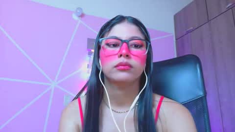 XALLYSONX online show from April 1, 1:41 pm