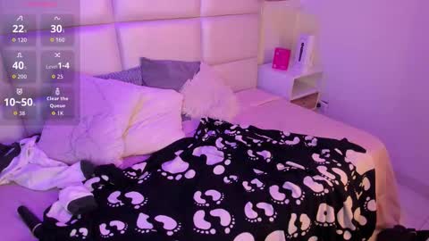 xara_u online show from March 13, 9:27 pm