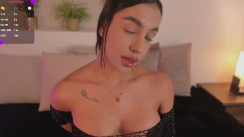  X I O M A R A  online show from August 3, 7:41 pm