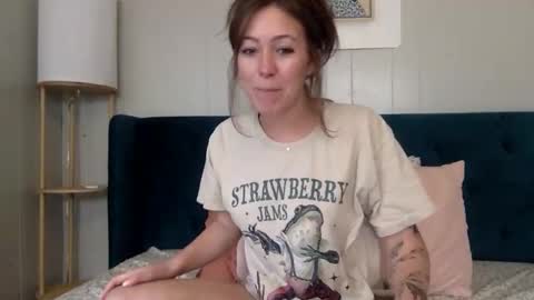 xLacyy online show from February 7, 7:18 pm