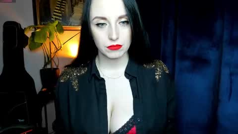 Leila online show from December 12, 7:19 am