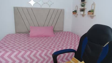 melany online show from April 8, 12:40 pm