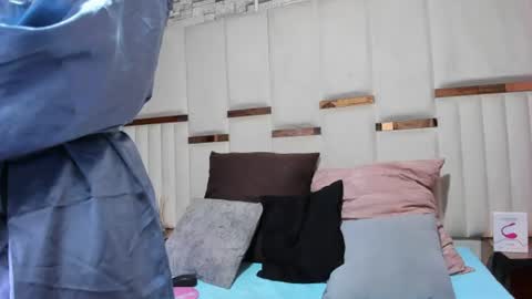 yanetrose online show from July 2, 2:55 am